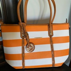 Michael Kors Leather Bag/Purse